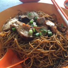 【金鱼村】叉烧云吞面 + Kopi (1)